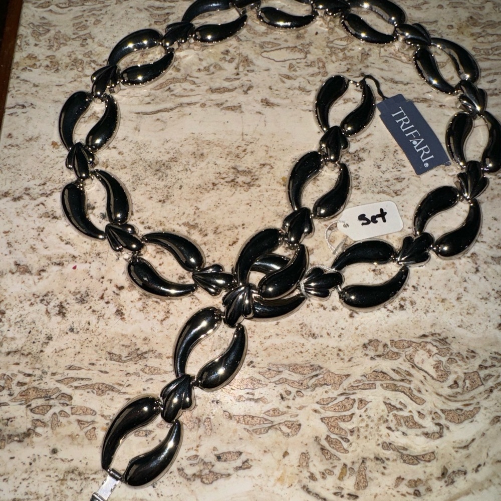 TRIFARI LINK SILVER VINTAGE BRACELET AND NECKLACE SET new with tag